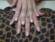 mani tip egyszerűen gél lakkal kombinálva